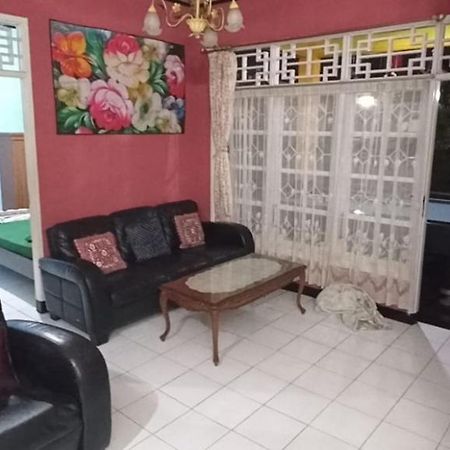 Villa Puspa 259 By Surganya Villa Puncak Esterno foto