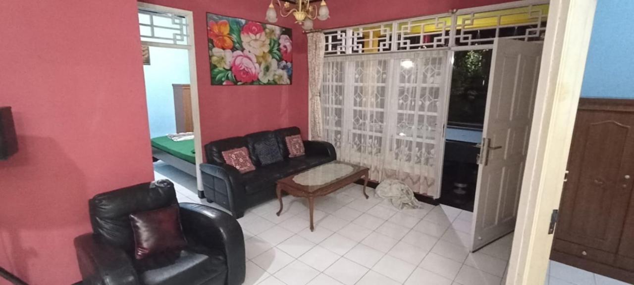 Villa Puspa 259 By Surganya Villa Puncak Esterno foto
